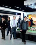 晉江城市展館　　晉江城市展館大樓位于世紀大道西側(cè)，于2004年12月動工建設，地上四層、地下一層，總建筑面積為18645平方米，項目總投資為7500萬元。