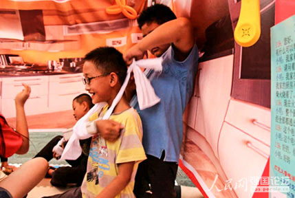 �Έ@���ϣ�С�����ݾ�ģ�M������