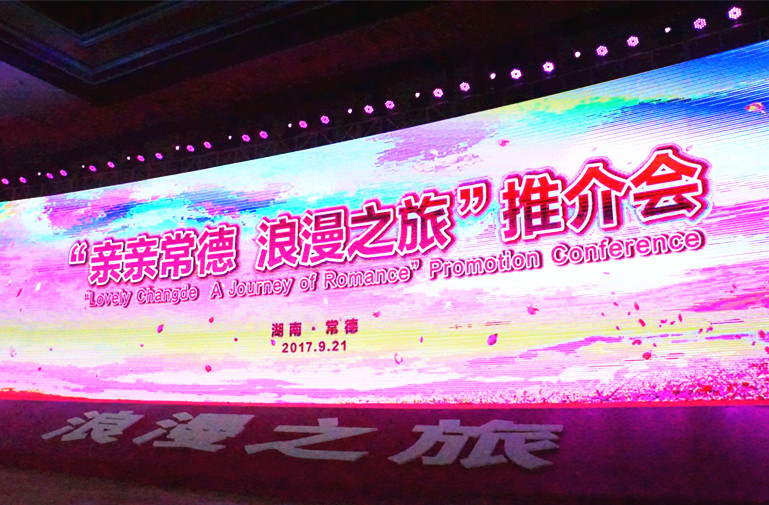 �ƽ��(hu��)�F(xi��n)��(ch��ng)�����zӰ����־�ۣ�