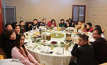 ���İ�̎�����l(xi��ng)���ҵļ��l(xi��ng)�������ھW(w��ng)���´����L(f��ng)���������(sh��)�������Ը��صľW(w��ng)��ͨ�^�R�^�����ֺ�΢ҕ�lӛ����Լ��ڼ��l(xi��ng)����Ҋ���У��@Щƽ��(sh��)�Ľ�����������֟o���B͸������Đ������^��ÿһ�c(di��n)΢С��׃�������ǰl(f��)�����l(xi��ng)�H��߅�Ĵ��������ܽo�l(xi��ng)�H���������ī@�ø����͌��Լ����l(xi��ng)���Ժ����M�㡭��Ԕ��(x��)�� 